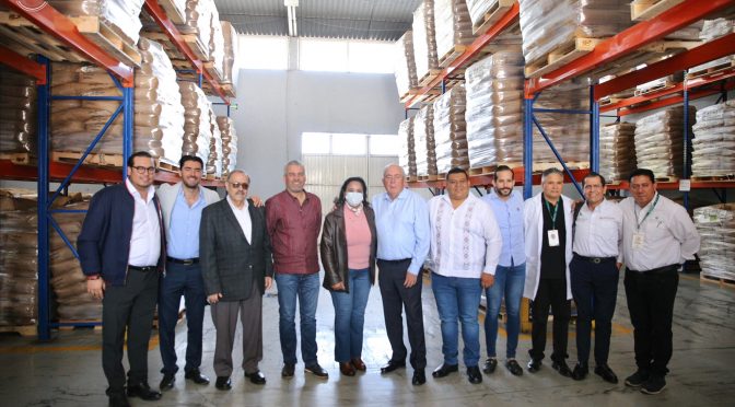 Bedolla y Segalmex acuerdan fortalecer sector ganadero y lechero de Michoacán