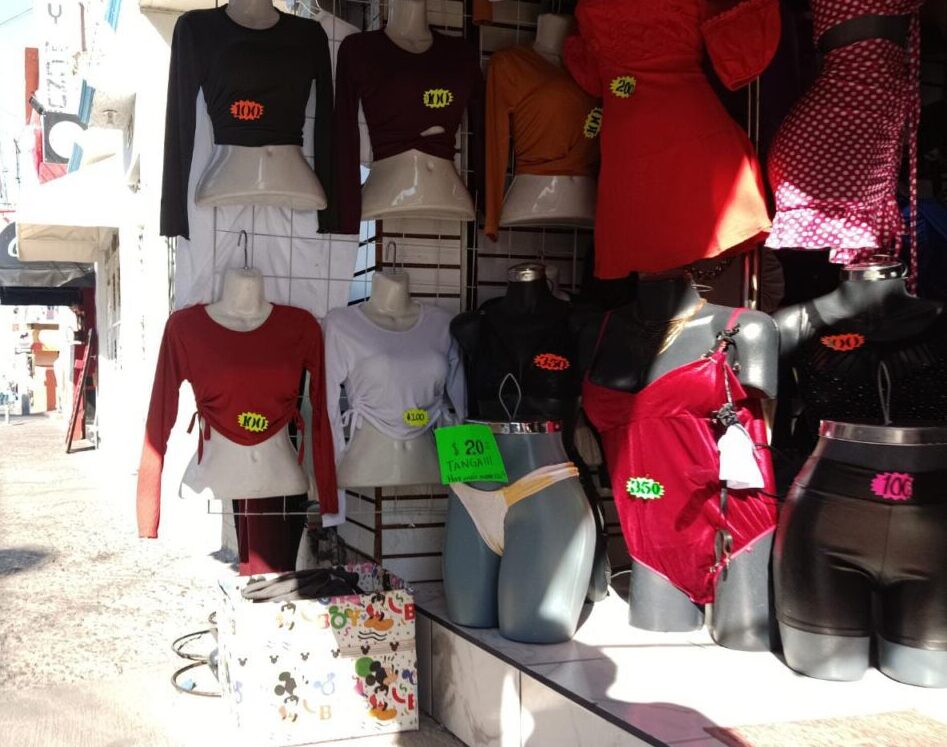 Amigo comerciante de Salamanca: ¡evitar obstruir el paso peatonal!