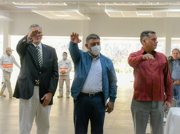 PRESIDENTE MUNICIPAL DE SCLC TOMA PROTESTA AL CARGO A 3 NUEVOS DIRECTORES. – H. Ayuntamiento de San Cristóbal de Las Casas