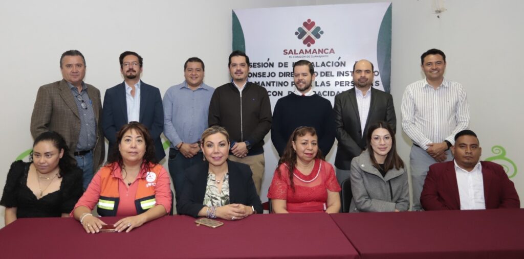 Preside César Prieto toma de protesta del Consejo Directivo del INSADIS