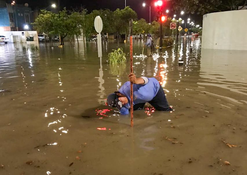 Rápida reacción de Servicios Públicos en limpieza de pozos – H. Ayuntamiento de Solidaridad