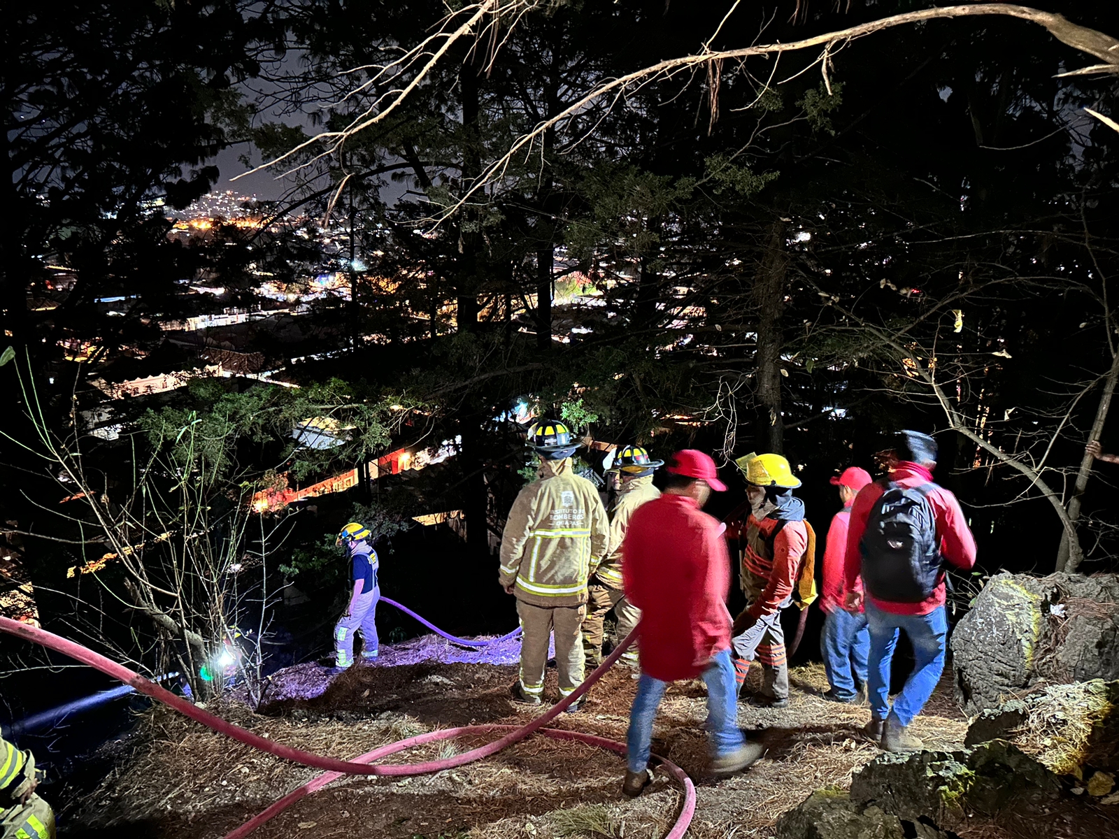 CUERPOS DE AUXILIO Y ECOLOGÍA MUNICIPAL SOFOCARON INCENDIO EN EL CERRITO DE SAN CRISTÓBAL – H. Ayuntamiento de San Cristóbal de Las Casas