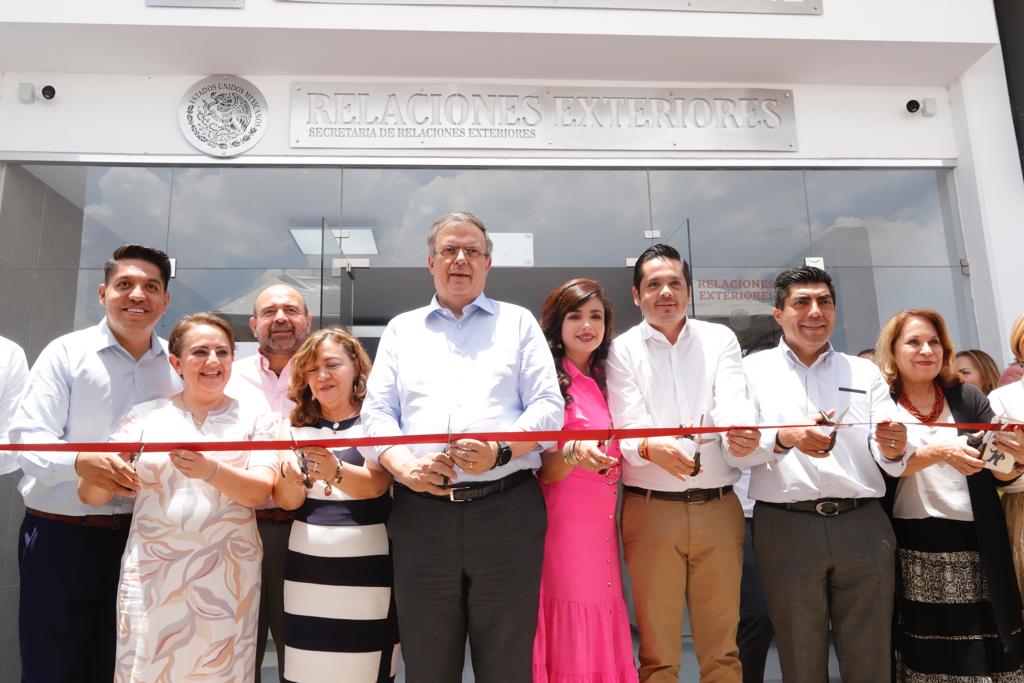 César Prieto y Marcelo Ebrad inauguran en Salamanca oficinas de Relaciones Exteriores.