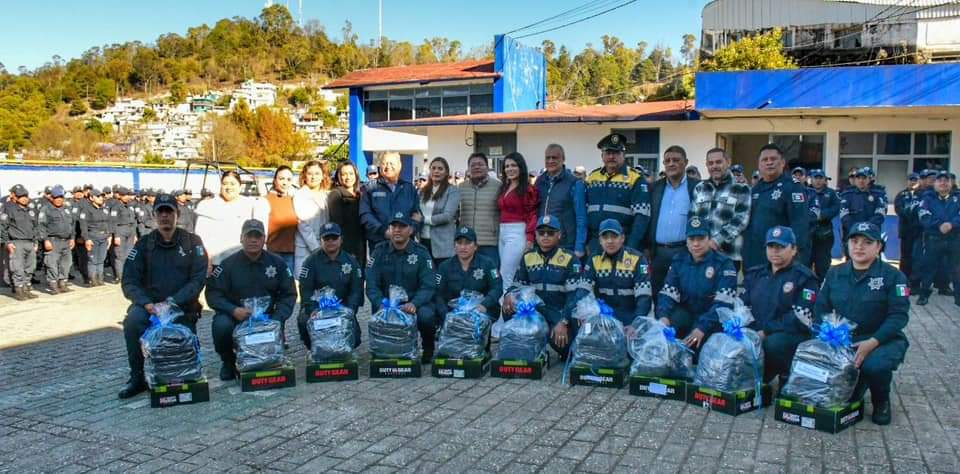 ENTREGA MDO MÁS DE 870 UNIFORMES A ELEMENTOS DE POLICÍA Y TRÁNSITO DE SAN CRISTÓBAL DE LAS CASAS. – H. Ayuntamiento de San Cristóbal de Las Casas