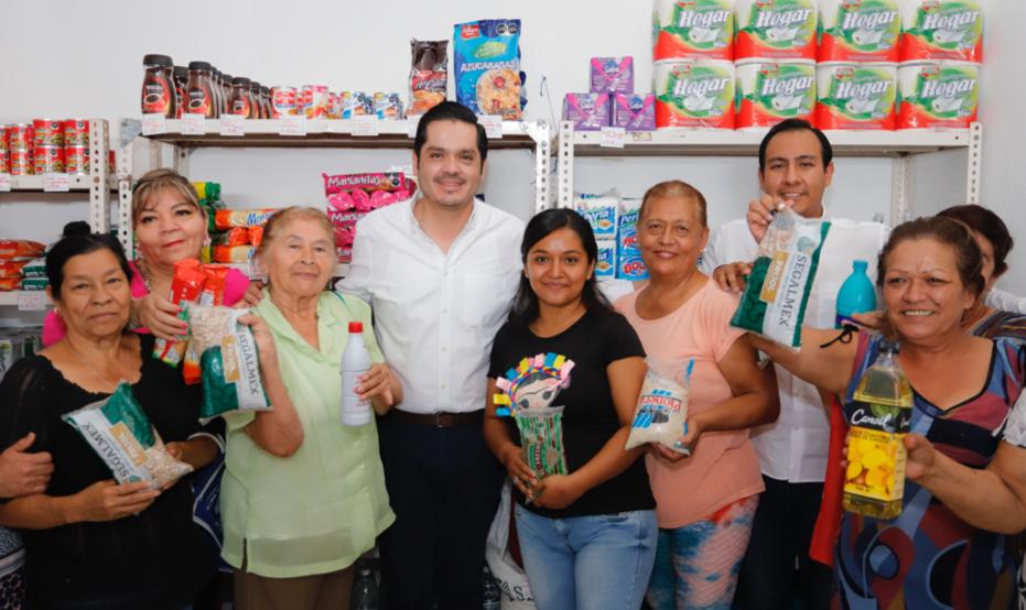Encabeza César Prieto inauguración de tienda DICONSA