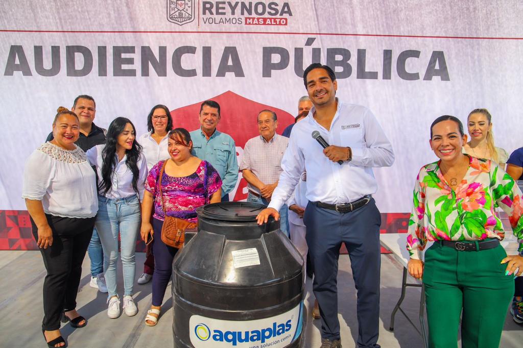 Entregó Alcalde de Reynosa tinacos para agua en Puerta Grande – Administración Municipal Reynosa 2021-2024