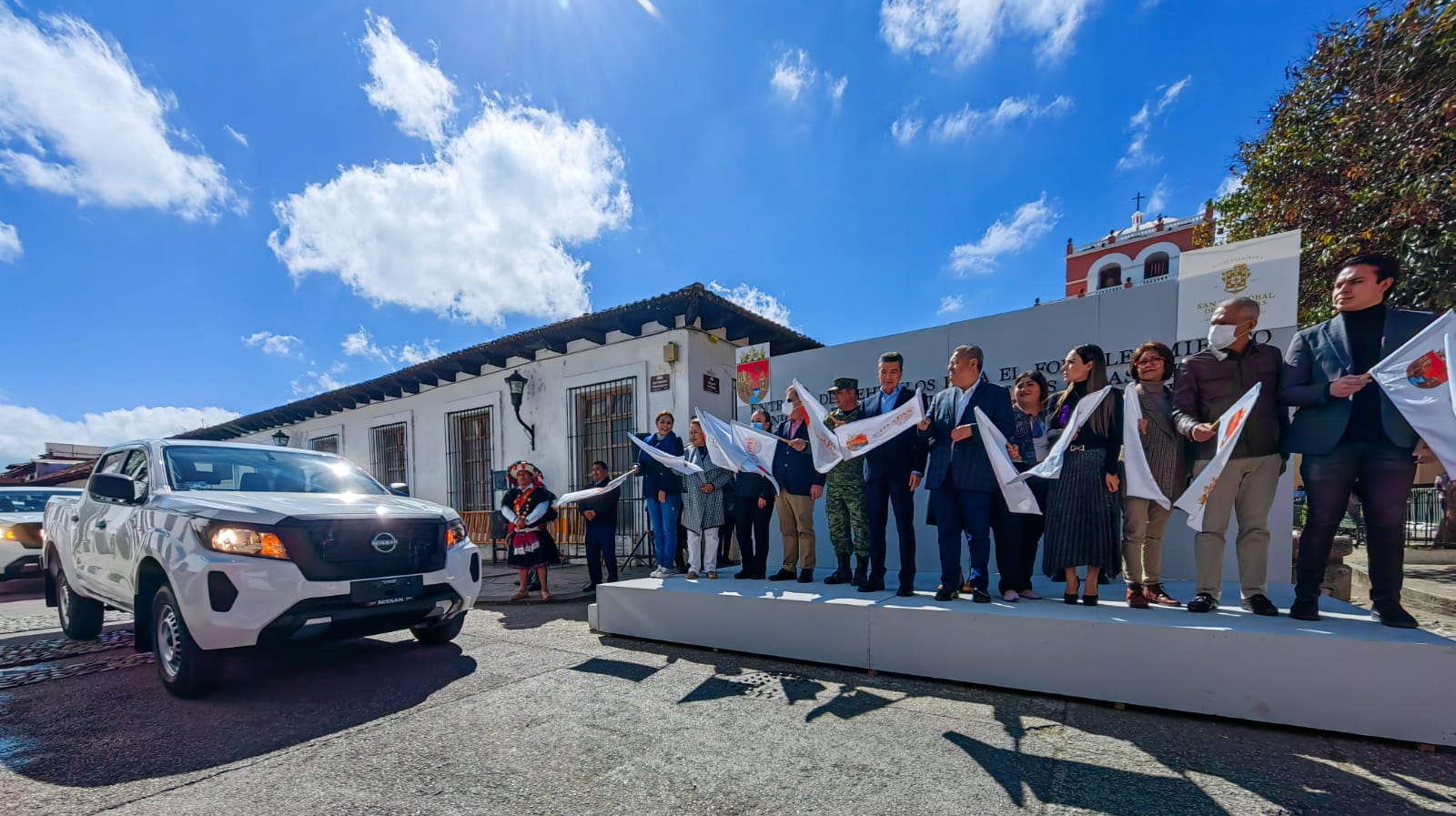 GOBERNADOR DEL ESTADO ENTREGÓ AL AYUNTAMIENTO DE SAN CRISTÓBAL DE LAS CASAS NUEVO PARQUE VEHICULAR – H. Ayuntamiento de San Cristóbal de Las Casas