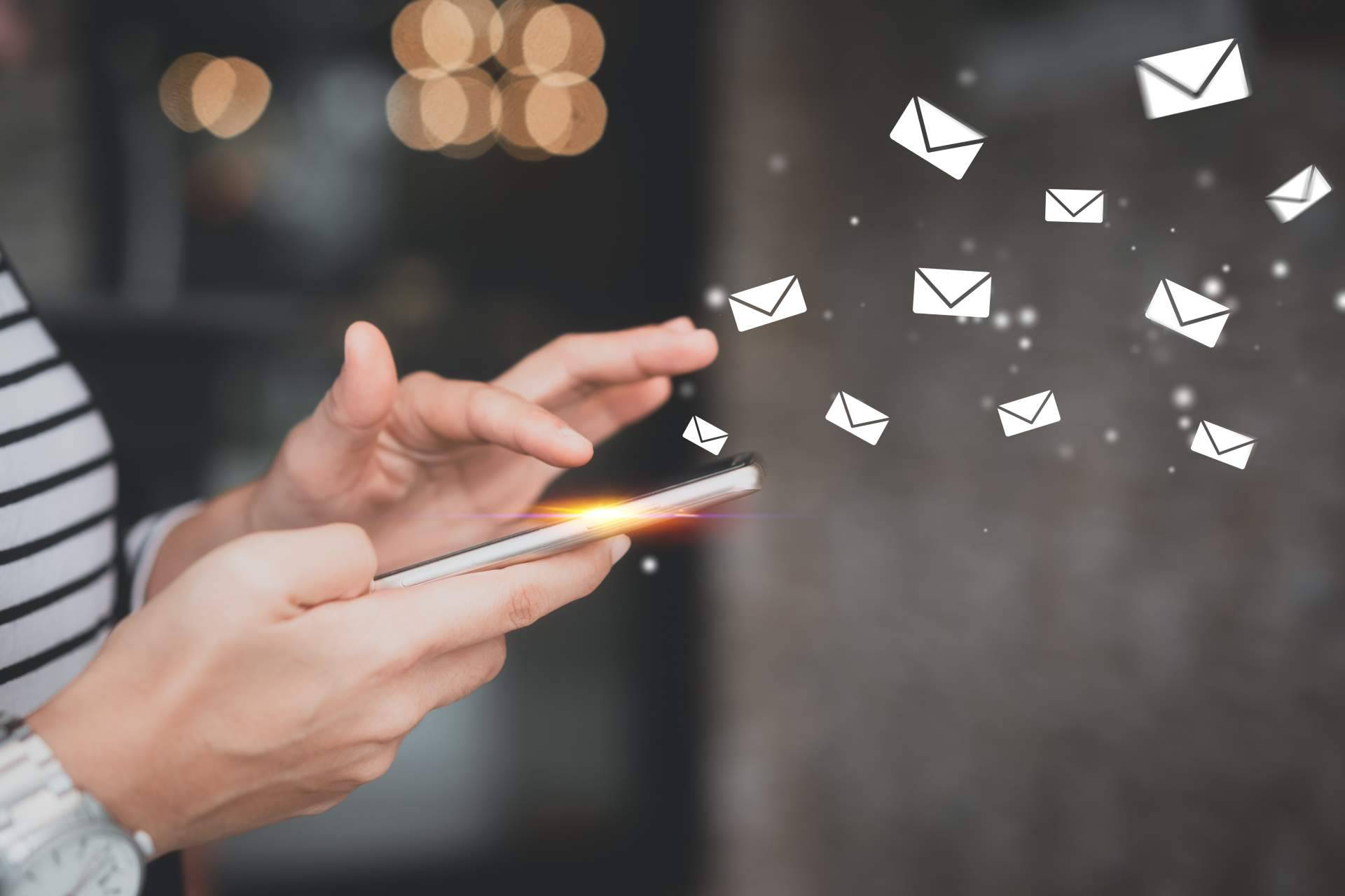 Cómo el SMS marketing puede ayudar a las empresas a llegar a sus clientes de manera más efectiva que el correo electrónico o las redes sociales, por Reddantu