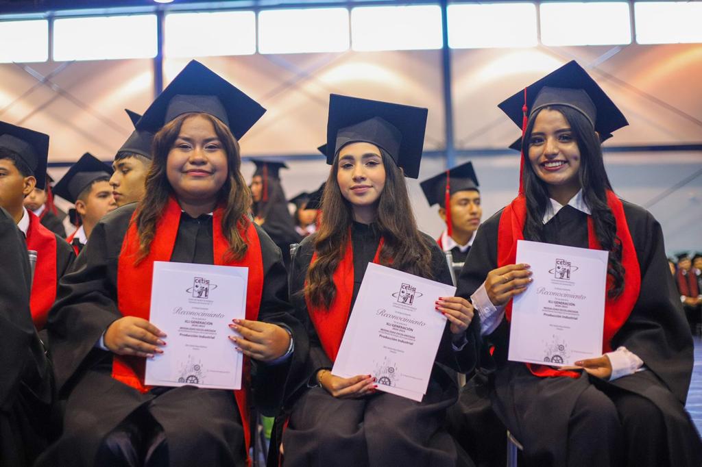 Atestigüó Alcalde Carlos Peña Ortiz graduación del CETIS 71 – Administración Municipal Reynosa 2021-2024