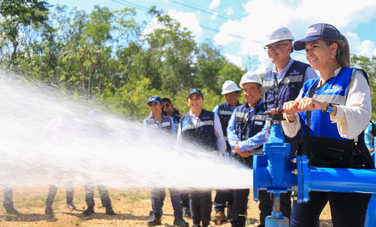 Lili Campos hace cumplir a Aguakan con mejor suministro de agua – H. Ayuntamiento de Solidaridad