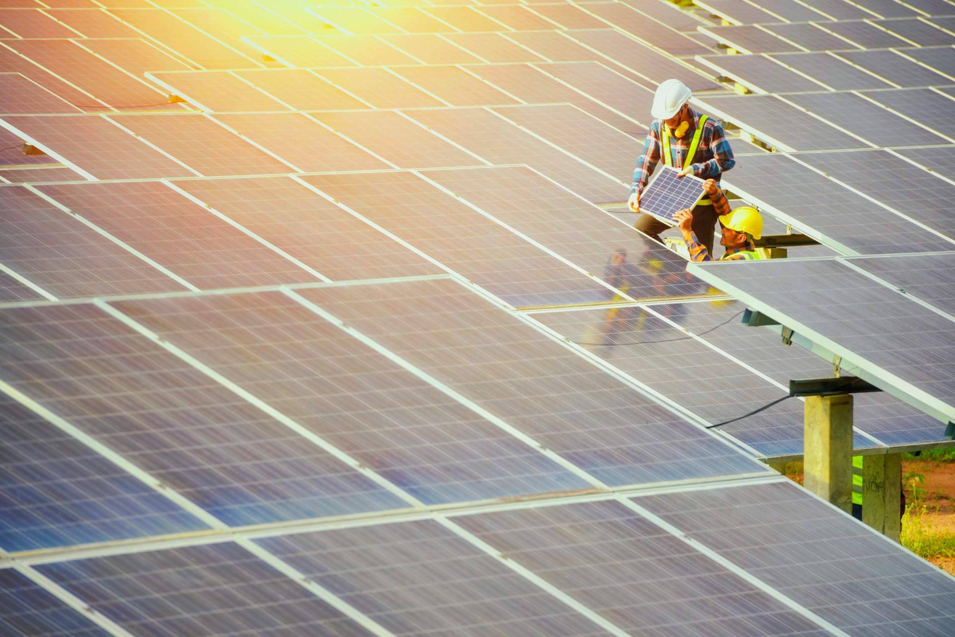 Las ventajas de los terrenos de gran extensión para la generación de energías limpias, por EXS Inmobiliaria