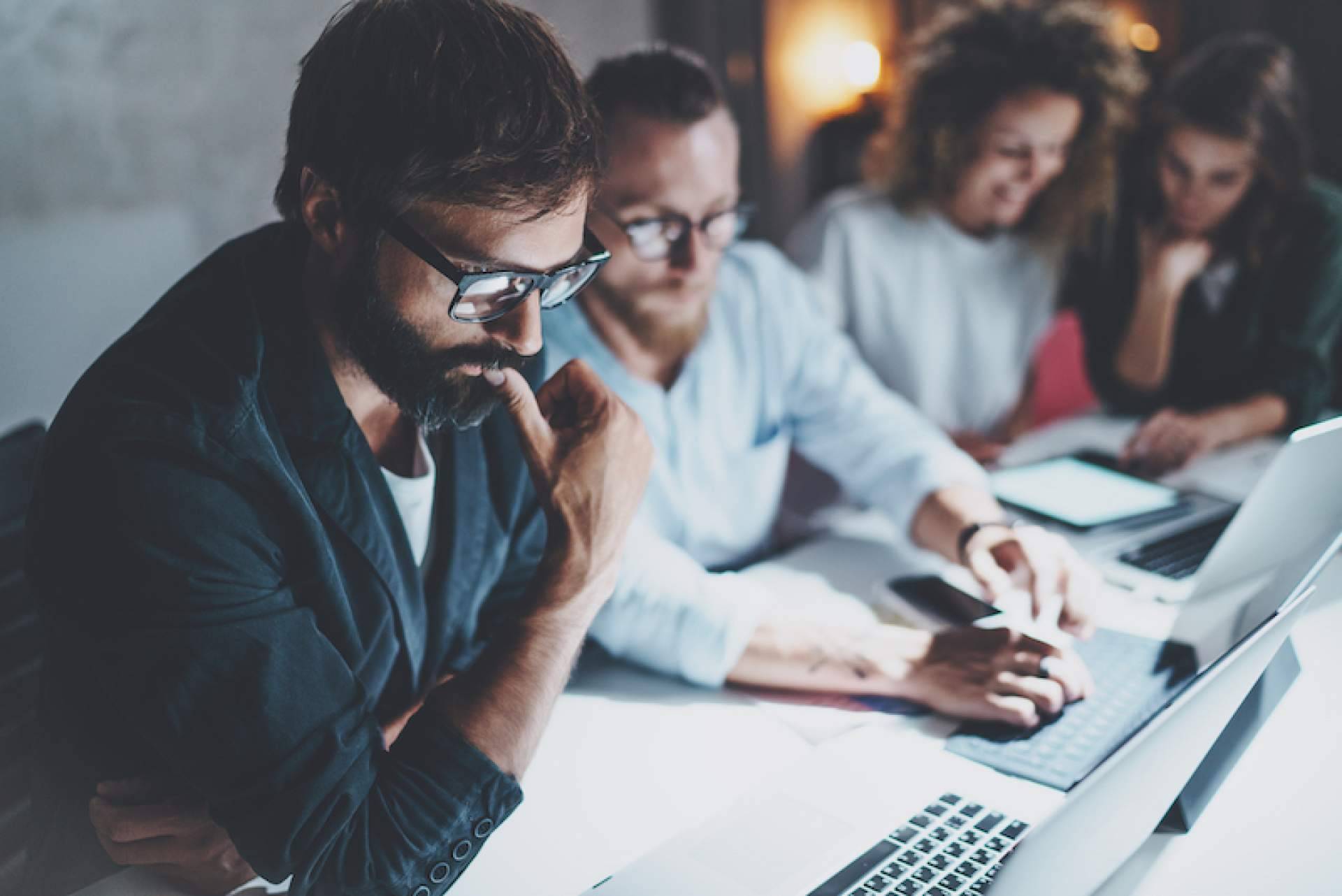 ¿Cómo se distingue el expertise técnico y de negocio en marketing digital de la mano de Müller y Perez Marketing y Perfomance?