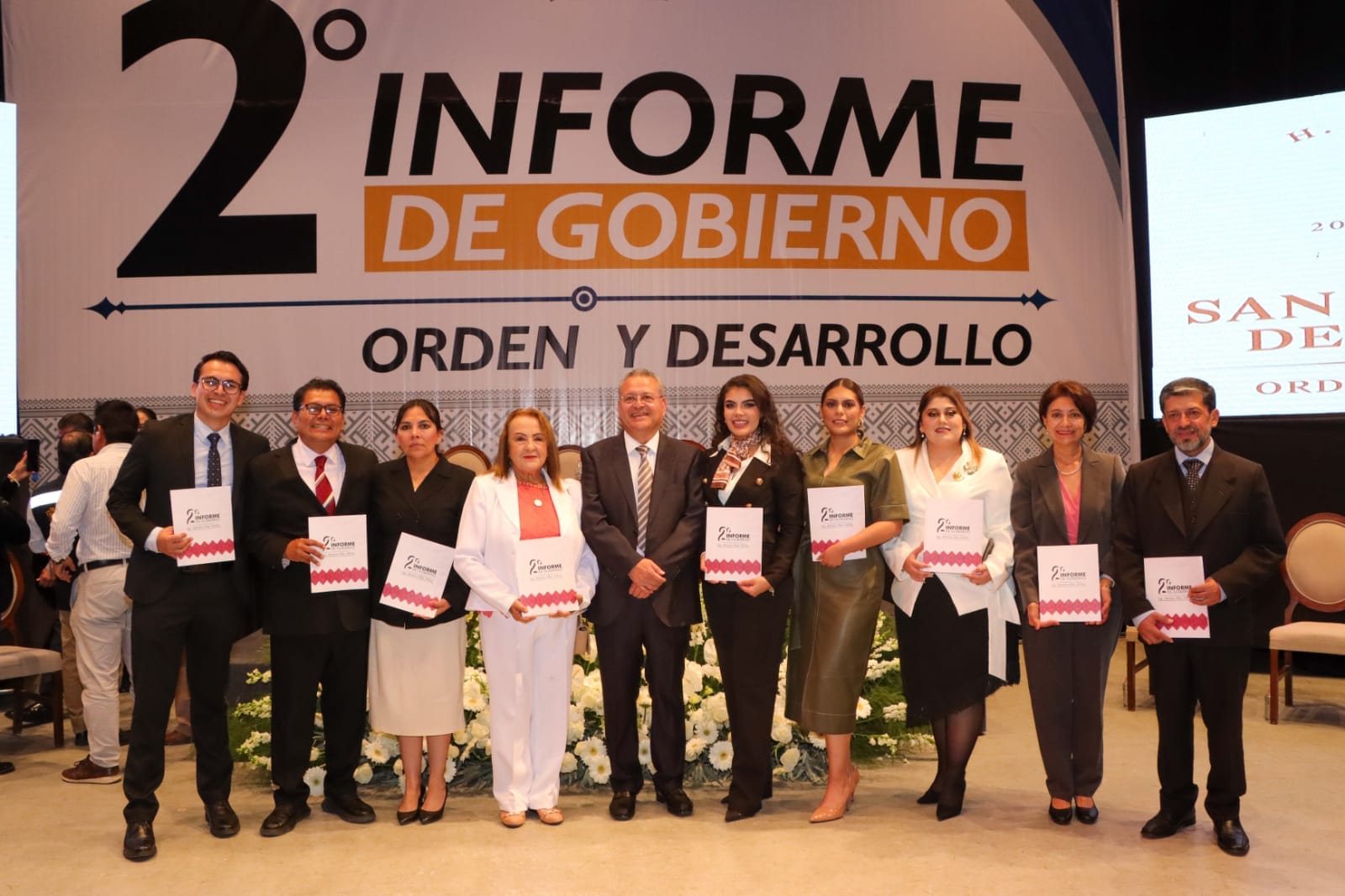 ALCALDE MARIANO DÍAZ OCHOA RINDE SEGUNDO INFORME DE GOBIERNO. – H. Ayuntamiento de San Cristóbal de Las Casas