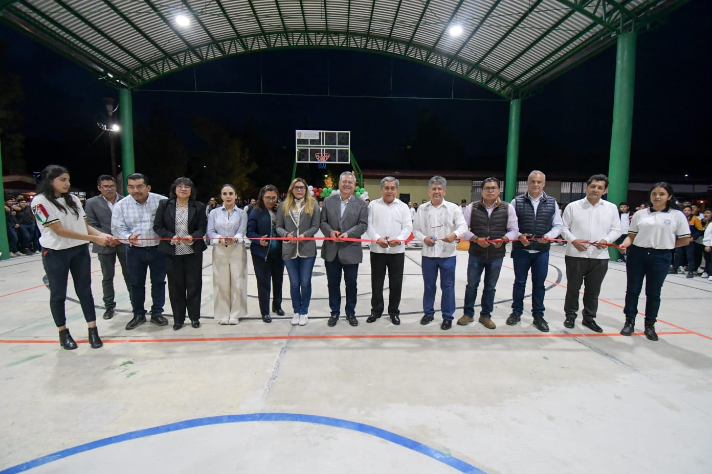 INAUGURA ALCALDE MDO OBRA DE CONSTRUCCIÓN DEL TECHADO DE LA CANCHA MULTIDEPORTIVA EN LA ESCUELA PREPARATORIA DEL ESTADO NO2. – H. Ayuntamiento de San Cristóbal de Las Casas