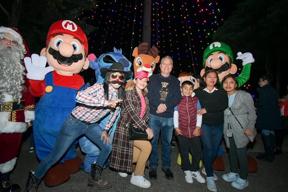 PRESIDENTE MUNICIPAL MDO ENCABEZÓ EL ENCENDIDO DEL MONUMENTAL ARBOL DE NAVIDAD. – H. Ayuntamiento de San Cristóbal de Las Casas
