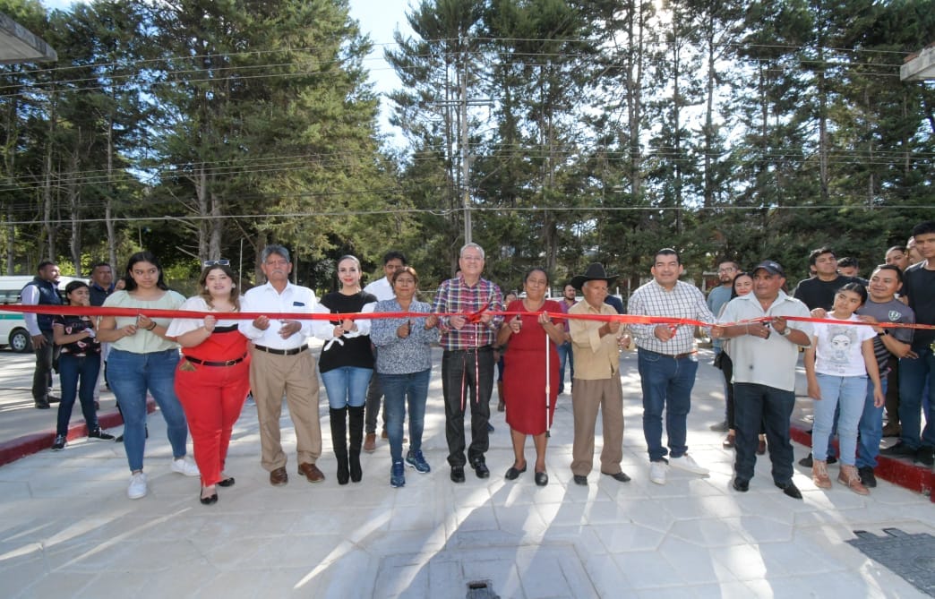 ENTREGA PAVIMENTACIÓN CON CONCRETO HIDRÁULICO EN EL BARRIO DE MARÍA AUXILIADORA. – H. Ayuntamiento de San Cristóbal de Las Casas
