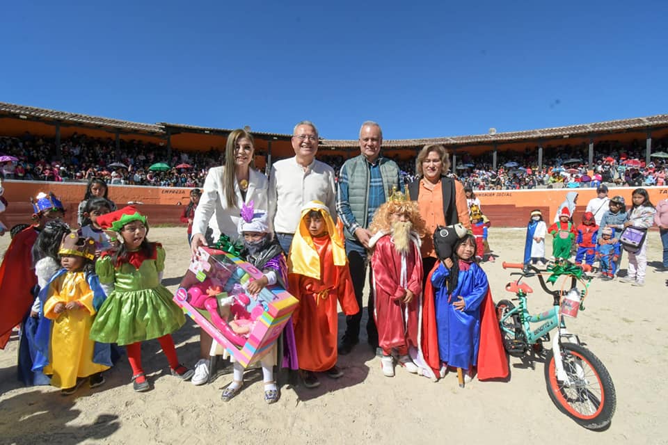 FESTEJA SISTEMA DIF DE SCLC DIA DE REYES. – H. Ayuntamiento de San Cristóbal de Las Casas
