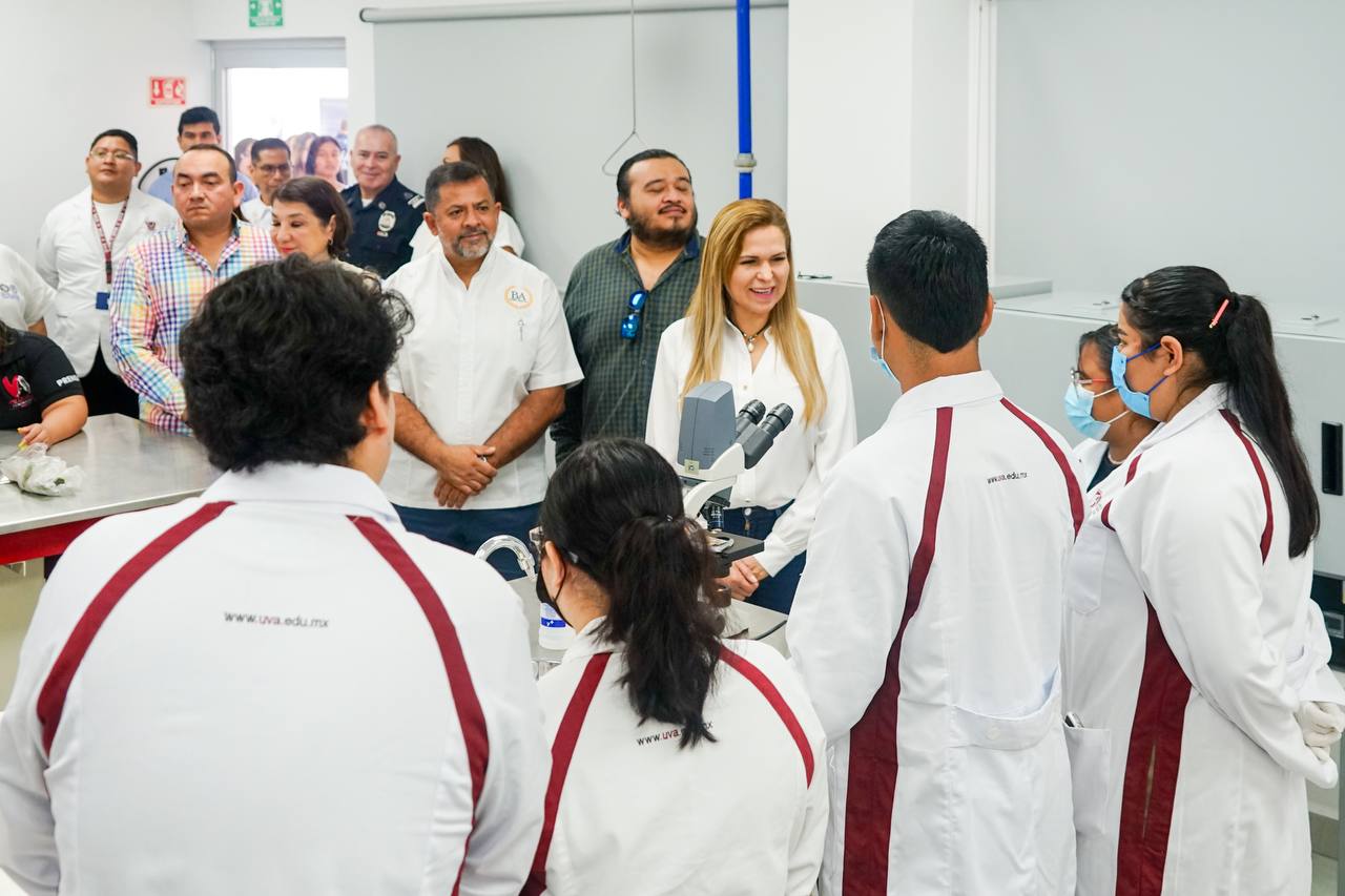 Inaugura sala de juicios de la Universidad Vizcaya – H. Ayuntamiento de Solidaridad
