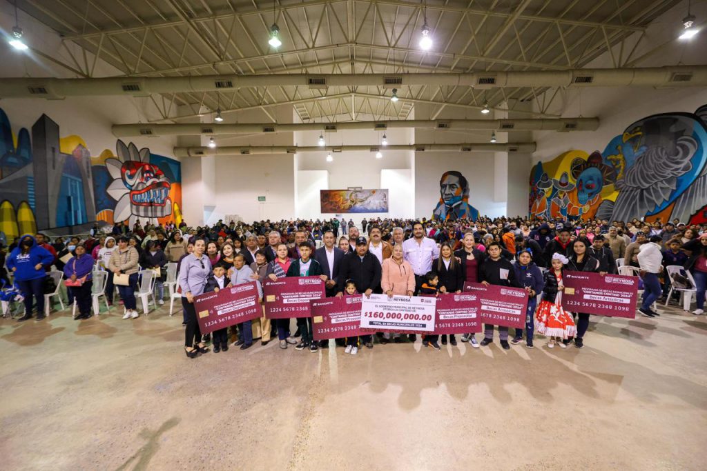 Recibieron estudiantes reynosenses Becas entregadas por el Alcalde Carlos Peña Ortiz – Administración Municipal Reynosa 2021-2024